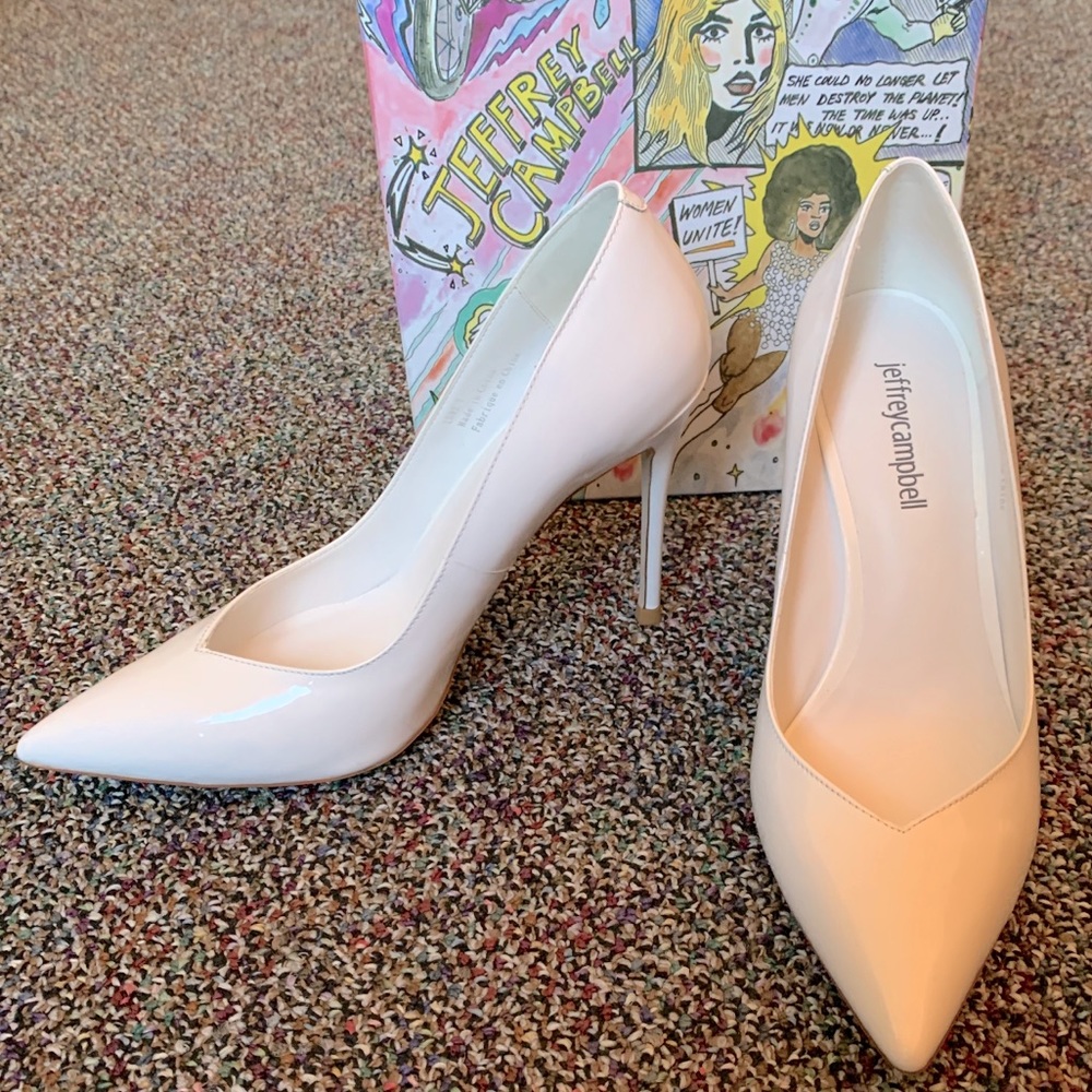 Patent Leather Pointed Toe Pump